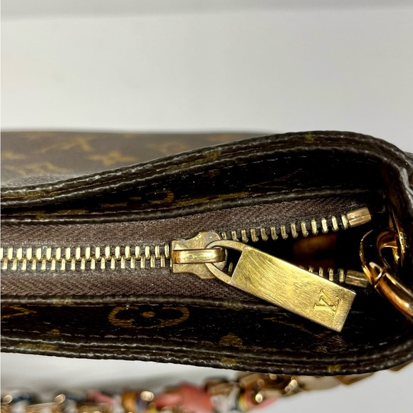 Absolutely stunning Louis Vuitton monogram looping bag GM discontinued - Picture 12 of 12